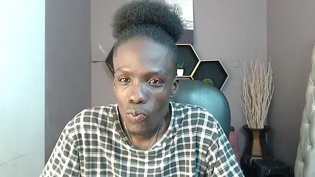 Snapshot of chombo_ath chatting on 02.07.25 chombo ath online show from 02.07.25