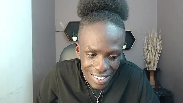 Snapshot of chombo_ath chatting on 02.14.25 chombo ath online show from 02.14.25