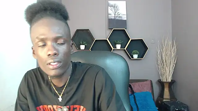 Snapshot of chombo_ath chatting on 02.15.25 chombo ath online show from 02.15.25