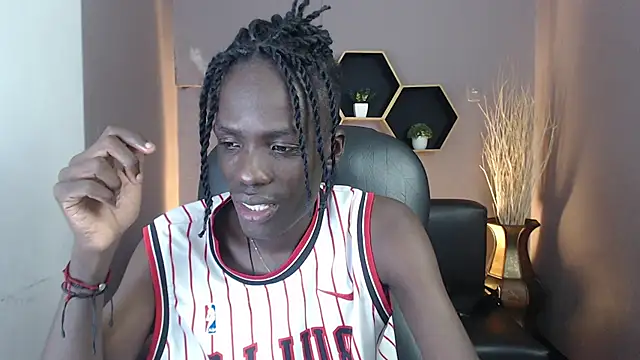 Snapshot of chombo_ath chatting on 03.20.25 chombo ath online show from 03.20.25