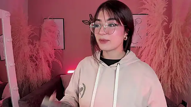 Megan mooree  online show from 01.11.25