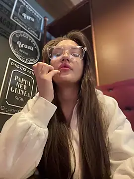 Snapshot of Holly_Molii chatting on 12.14.24 Holly Molii online show from 12.14.24