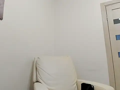 Snapshot of Holly_Molii chatting on 02.05.25 Holly Molii online show from 02.05.25