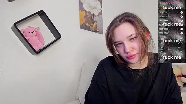 Snapshot of Holly_Molii chatting on 02.13.25 Holly Molii online show from 02.13.25