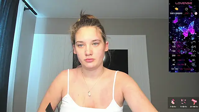 Snapshot of Holly_Molii chatting on 09.12.25 Holly Molii online show from 09.12.25