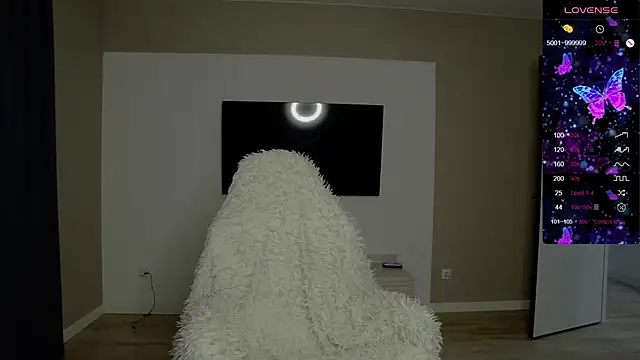 Holly Molii online show from 01.06.26