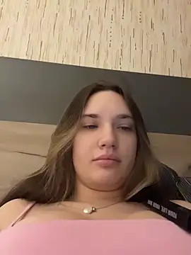 Holly Molii online show from 04.30.26