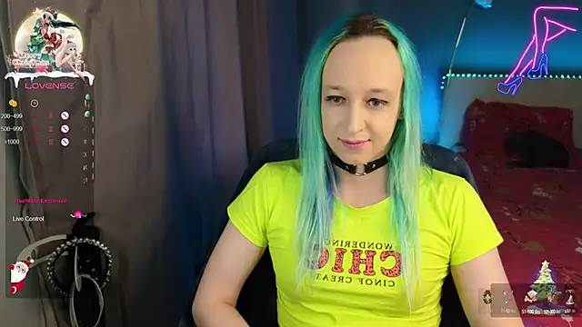 SexyTrixyLove online show from 12.13.24