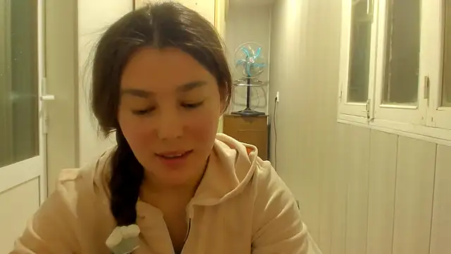 Snapshot of LunaXmii chatting on 11.01.25 LunaXmii online show from 11.01.25