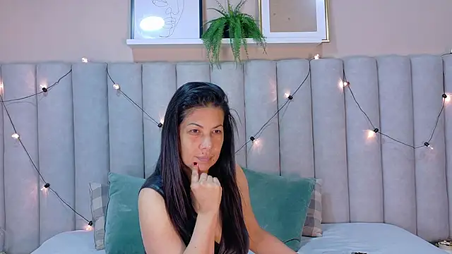 Snapshot of JaylaScott__ chatting on 03.19.26 JaylaScott online show from 03.19.26