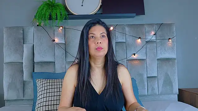 Snapshot of JaylaScott__ chatting on 04.04.26 JaylaScott online show from 04.04.26