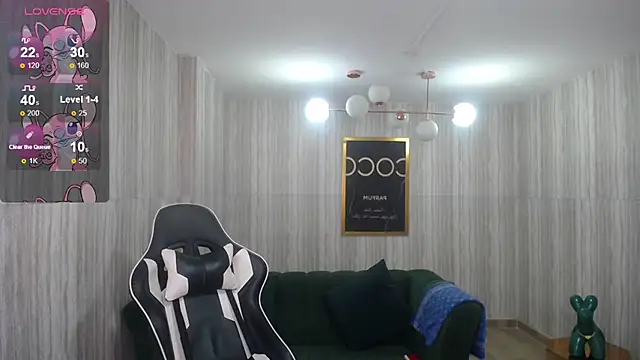 Snapshot of Rachel_t_ chatting on 12.10.24 Rachel t  online show from 12.10.24