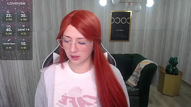 Snapshot of Rachel_t_ chatting on 12.22.24 Rachel t  online show from 12.22.24