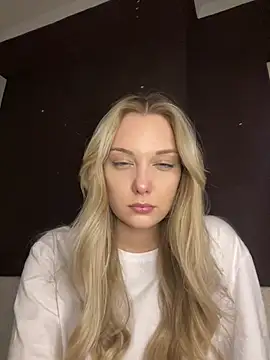 Snapshot of Alisa_Rise chatting on 02.09.25 Alisa Rise online show from 02.09.25