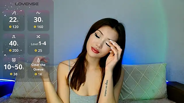 Min Jee  online show from 10.17.25