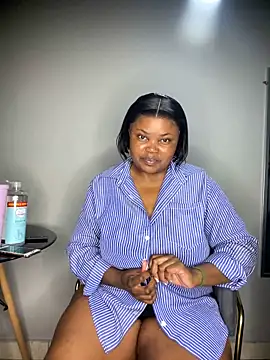 Curveysinaa online show from 10.17.25