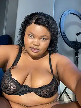 Curveysinaa online show from 02.18.26