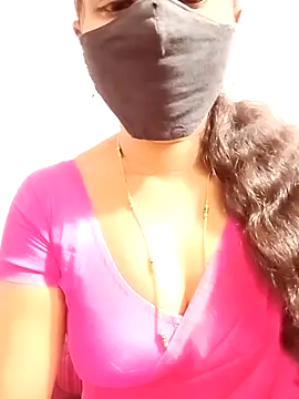 Snapshot of tina_rosy chatting on 02.18.25 tina rosy online show from 02.18.25