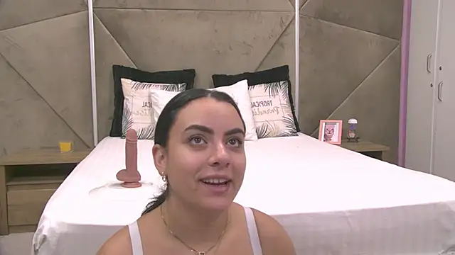 ElyzaIbarra online show from 10.14.25