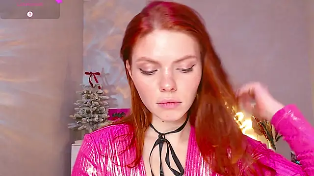 Snapshot of Red__Candy chatting on 01.04.25 Red Candy online show from 01.04.25