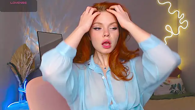 Snapshot of Red__Candy chatting on 03.14.25 Red Candy online show from 03.14.25