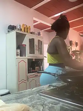 Snapshot of BrianaBrownn chatting on 09.22.25 BrianaBrownn online show from 09.22.25