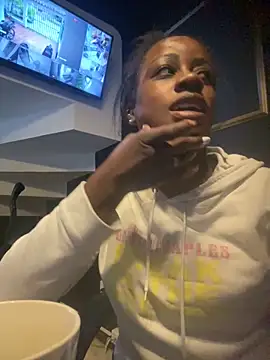 Snapshot of BrianaBrownn chatting on 10.04.25 BrianaBrownn online show from 10.04.25