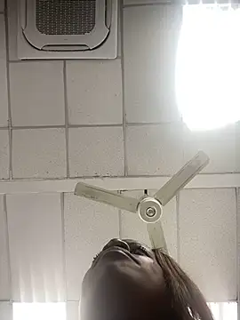 Snapshot of BrianaBrownn chatting on 10.18.25 BrianaBrownn online show from 10.18.25