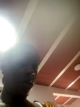 Snapshot of BrianaBrownn chatting on 10.30.25 BrianaBrownn online show from 10.30.25