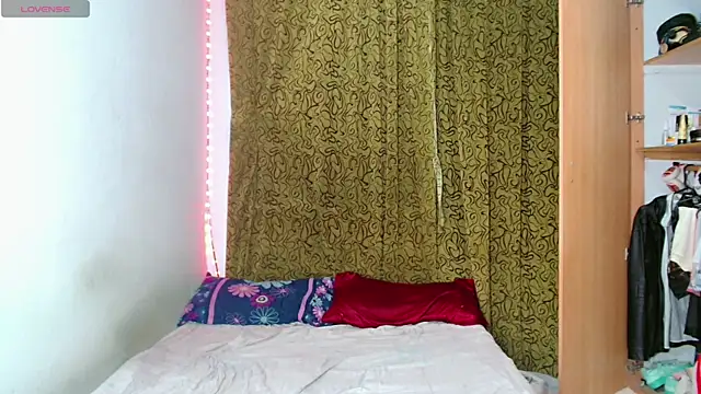 femboykeene online show from 10.18.25