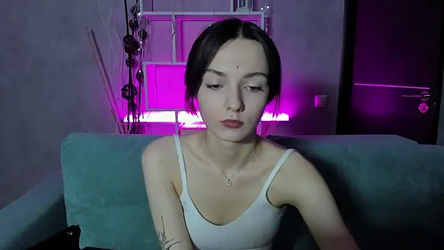 Kira Ke11y online show from 12.22.24