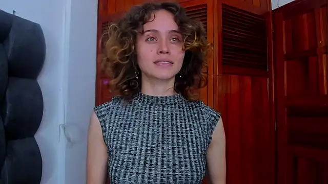 Snapshot of fulfill_fantasies1 chatting on 09.16.25 fulfill fantasies1 online show from 09.16.25