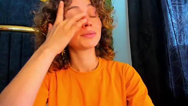 Snapshot of fulfill_fantasies1 chatting on 10.02.25 fulfill fantasies1 online show from 10.02.25