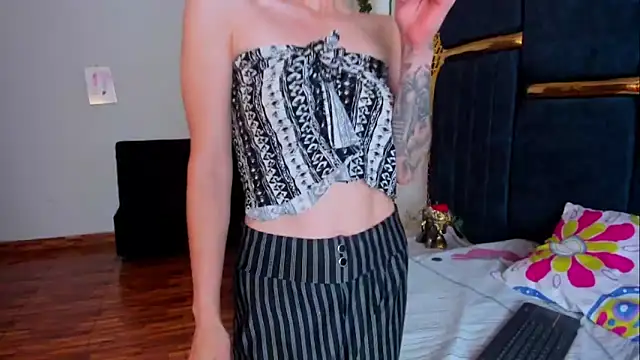 Snapshot of fulfill_fantasies1 chatting on 10.12.25 fulfill fantasies1 online show from 10.12.25