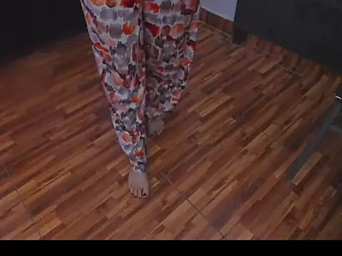 Snapshot of fulfill_fantasies1 chatting on 10.28.25 fulfill fantasies1 online show from 10.28.25