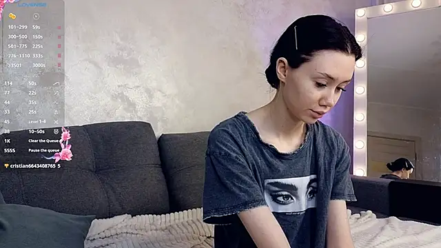 Snapshot of emilia_walton chatting on 01.05.25 emilia walton online show from 01.05.25