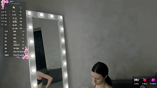 Snapshot of emilia_walton chatting on 03.11.25 emilia walton online show from 03.11.25