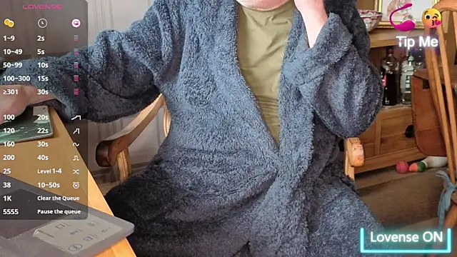 Adamdaddybear online show from 10.17.25