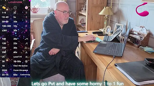 Adamdaddybear online show from 04.08.26