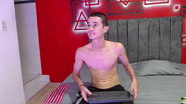 Snapshot of dirty_couple22 chatting on 09.24.25 dirty couple22 online show from 09.24.25