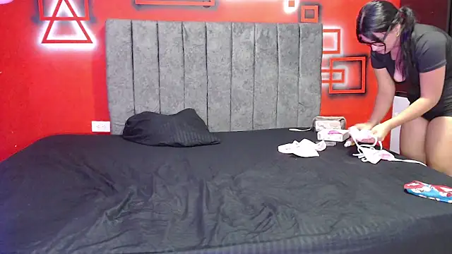 Snapshot of dirty_couple22 chatting on 10.05.25 dirty couple22 online show from 10.05.25