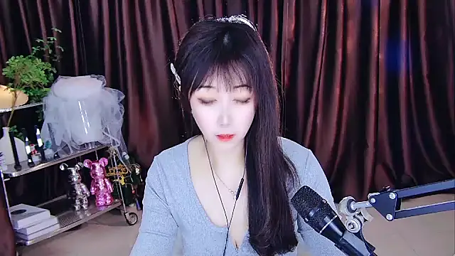 Snapshot of xiaoya666--baby chatting on 03.02.25 xiaoya666--baby online show from 03.02.25