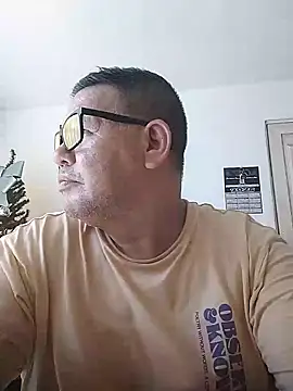 Snapshot of catatunboculion chatting on 12.18.24 catatunboculion online show from 12.18.24