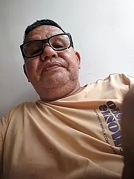 Snapshot of catatunboculion chatting on 12.24.24 catatunboculion online show from 12.24.24