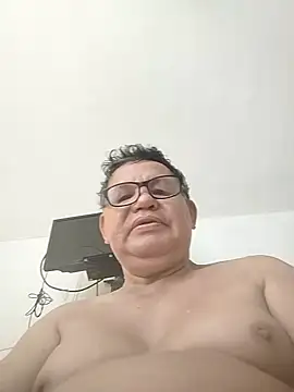 Snapshot of catatunboculion chatting on 10.15.25 catatunboculion online show from 10.15.25