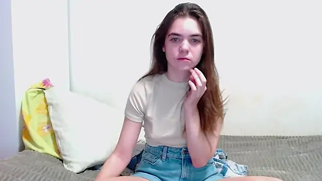 Snapshot of SallyMkn chatting on 12.17.24 SallyMkn online show from 12.17.24