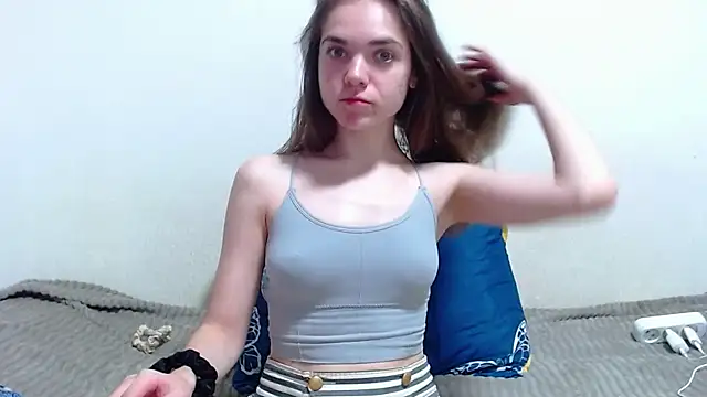 Snapshot of SallyMkn chatting on 09.10.25 SallyMkn online show from 09.10.25