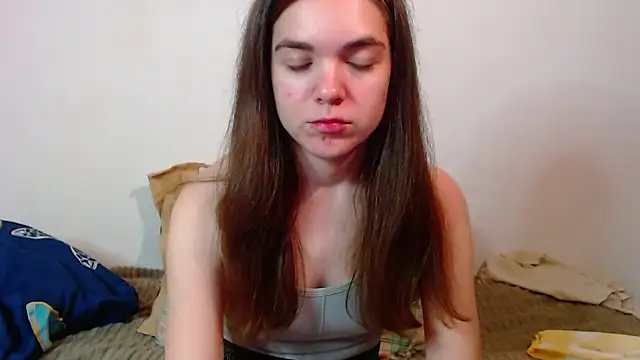 Snapshot of SallyMkn chatting on 10.27.25 SallyMkn online show from 10.27.25