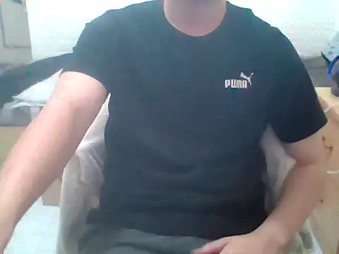 Snapshot of ray_yarray chatting on 10.29.25 ray yarray online show from 10.29.25