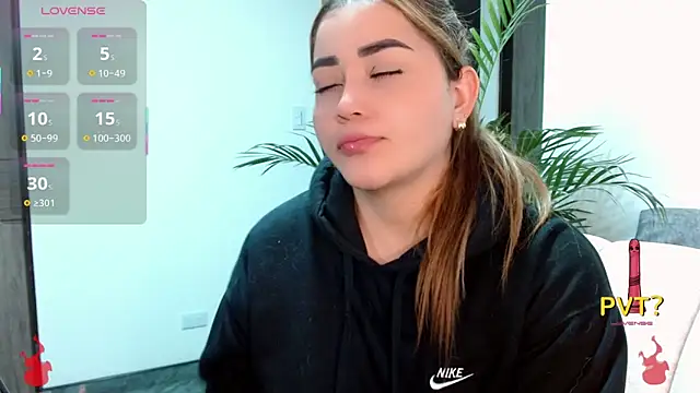 Snapshot of Lucia_star__ chatting on 10.19.25 Lucia star   online show from 10.19.25